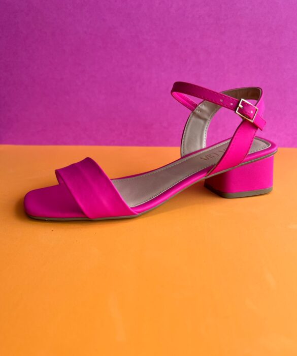 fernandaramosstore com br sandalia feminina com saltinho pink neon