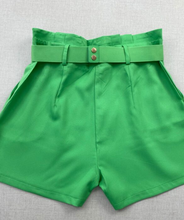 Short Feminino com Detalhe de Cinto Verde Bandeira - Fernanda Ramos Store