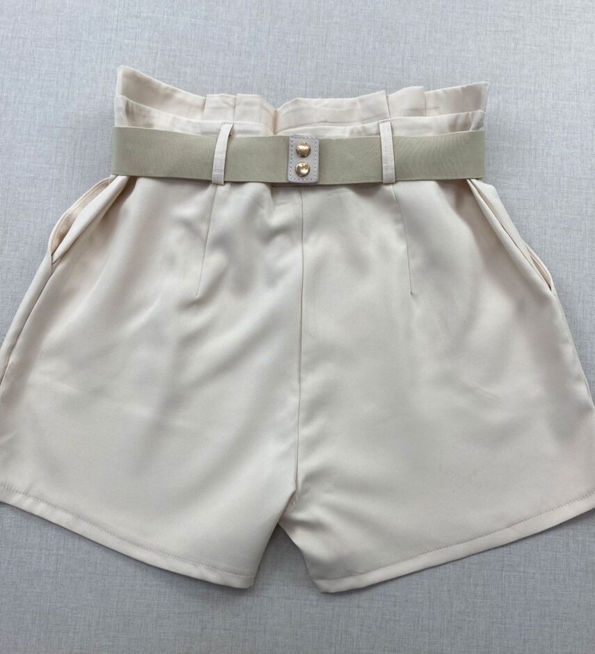 fernandaramosstore com br short feminino com detalhe de cinto verde bandeira copia 2