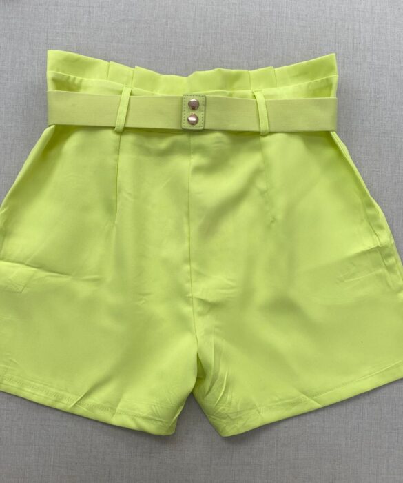 fernandaramosstore com br short feminino com detalhe de cinto verde lima 2