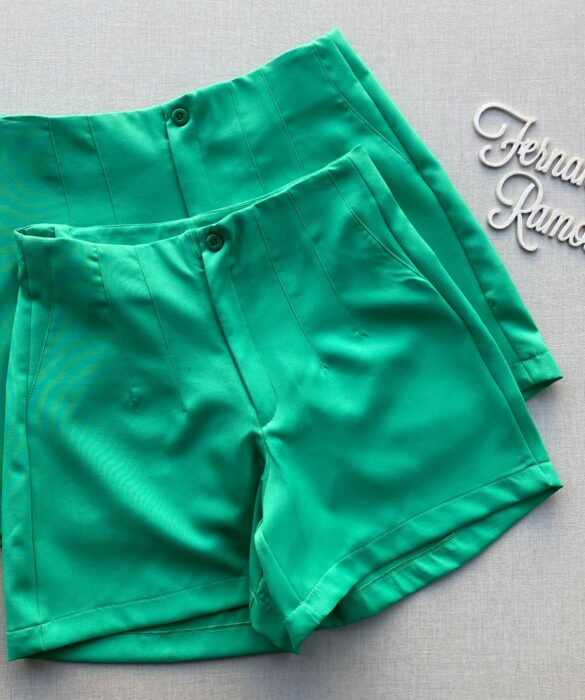 Short Feminino de Alfaiataria Verde com Detalhe - Fernanda Ramos Store