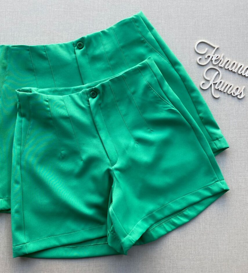 Short Feminino de Alfaiataria Verde com Detalhe - Fernanda Ramos Store