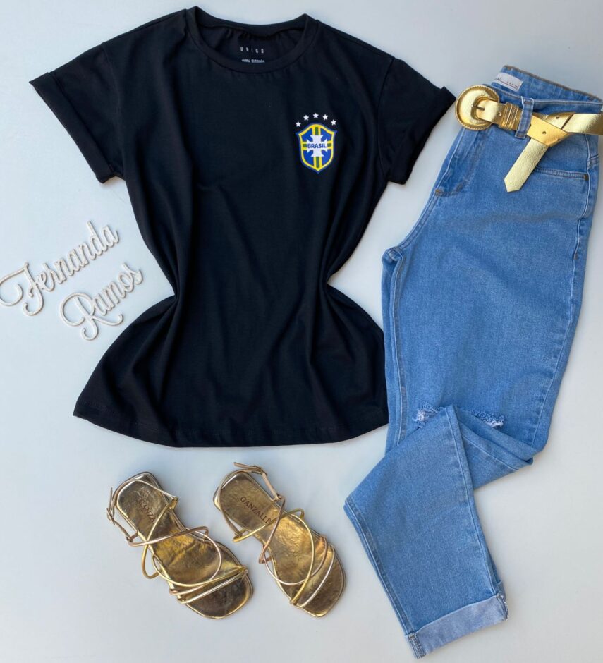 T-shirt Manga Curta com Estampa Preta - Fernanda Ramos Store