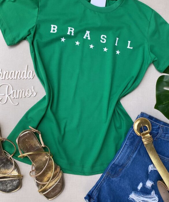 fernandaramosstore com br t shirt manga curta com estampa em branco fundo azul copia 1