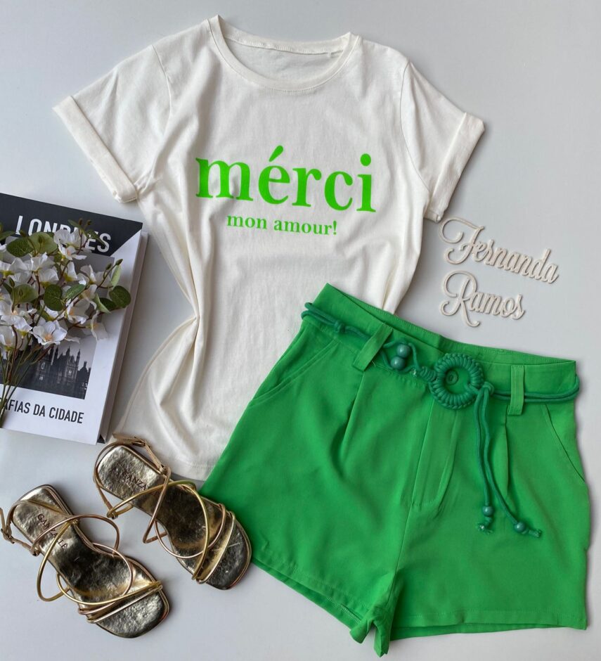 T-shirt Manga Curta Mérci Mon Amour em Verde Off White - Fernanda Ramos Store