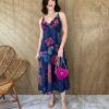 fernandaramosstore com br vestido midi sem bojo com fenda estampado azul marinho 7