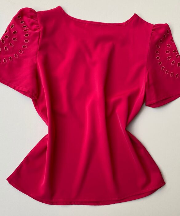 fernandaramosstore com br blusa feminina detalhes vazados nas mangas pink 2