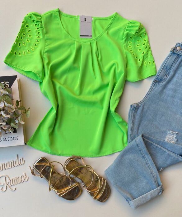 Blusa Feminina Detalhes Vazados nas Mangas Verde Fernanda Ramos Store