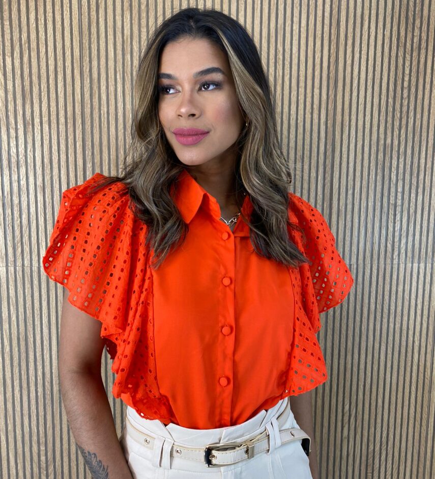 Blusa Manga Curta Feminina com Botões e Laise Coral - Fernanda Ramos Store