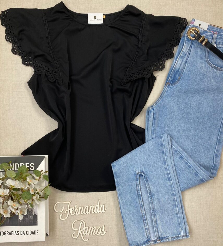 Blusa Manga Curta Feminina Plus com Detalhes Preta Fernanda Ramos Store