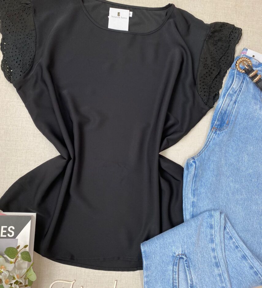fernandaramosstore com br blusa manga curta feminina plus detalhe em laise preta 1