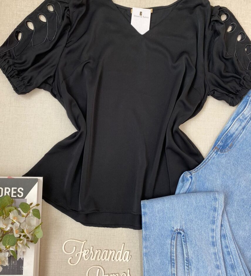 fernandaramosstore com br blusa manga curta feminina plus detalhe nas mangas preta 1