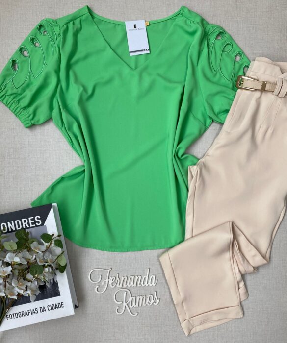 Blusa Manga Curta Feminina Plus Detalhe nas Mangas Verde Fernanda Ramos Store