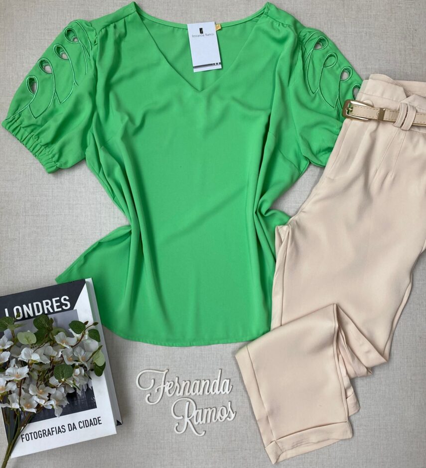 Blusa Manga Curta Feminina Plus Detalhe nas Mangas Verde Fernanda Ramos Store