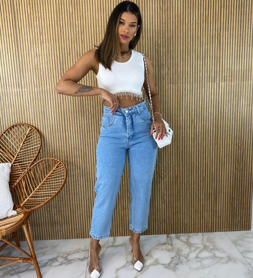 Calça Jeans Feminina Mom Helena com Aplicação - Fernanda Ramos Store