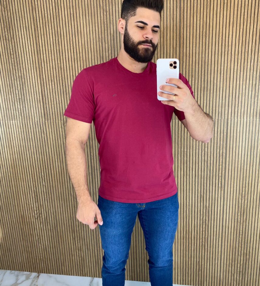 Camiseta Masculina Ogochi Básica Vinho 2030 - Fernanda Ramos Store