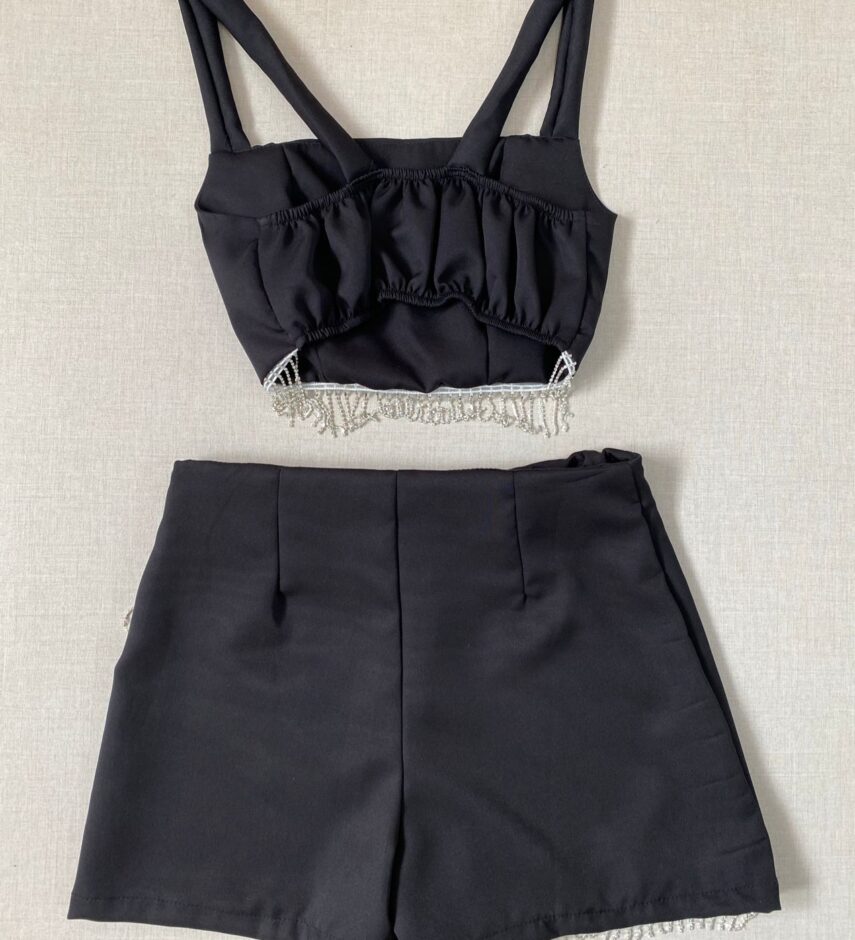 Conjunto Feminino Short Saia e Cropped com Aplicação Preto - Fernanda Ramos Store