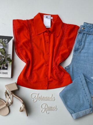 Cropped Feminino Alongado com Botões e Detalhes Coral - Fernanda Ramos Store