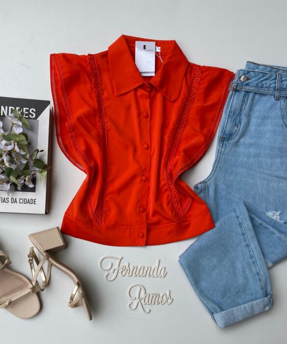 Cropped Feminino Alongado com Botões e Detalhes Coral - Fernanda Ramos Store