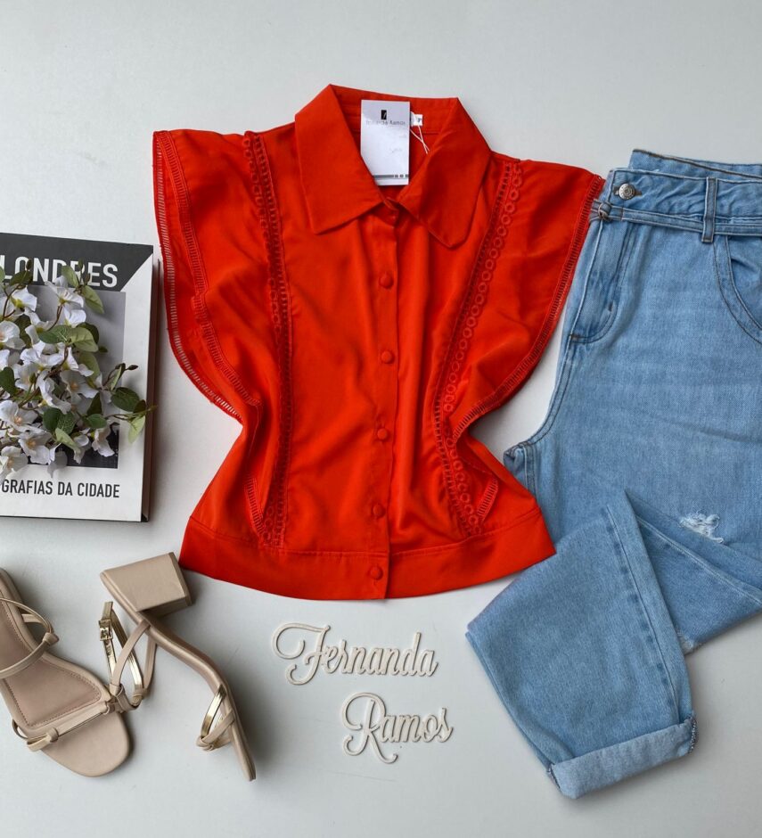 Cropped Feminino Alongado com Botões e Detalhes Coral - Fernanda Ramos Store