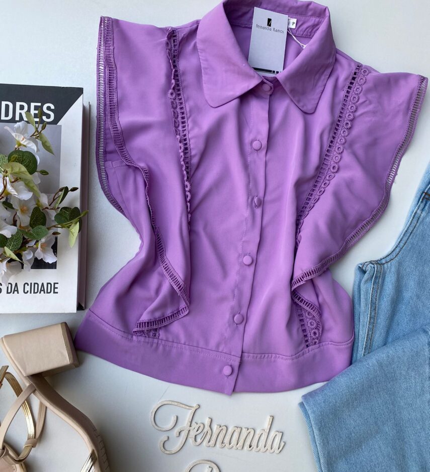 Cropped Feminino Alongado com Botões e Detalhes Lilás - Fernanda Ramos Store