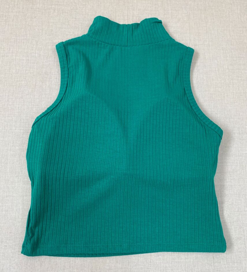 Cropped Feminino Canelado com Bojo e Gola Verde - Fernanda Ramos Store