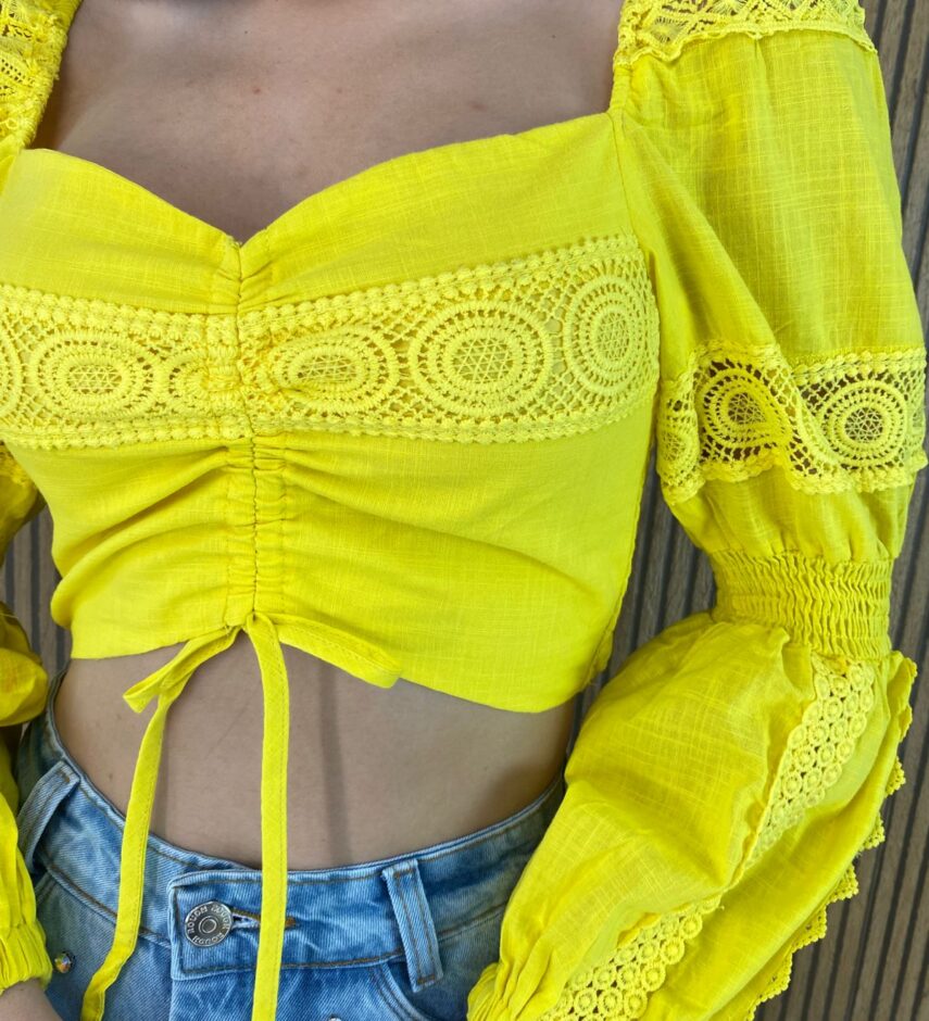 Cropped Feminino sem Bojo Manga Longa com Detalhe Guipir Amarelo - Fernanda Ramos Store