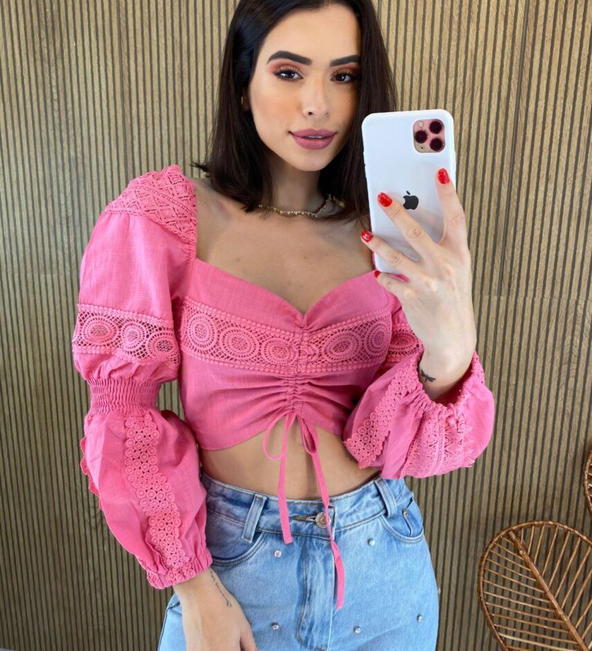 Cropped Feminino sem Bojo Manga Longa com Detalhe Guipir Rosa - Fernanda Ramos Store
