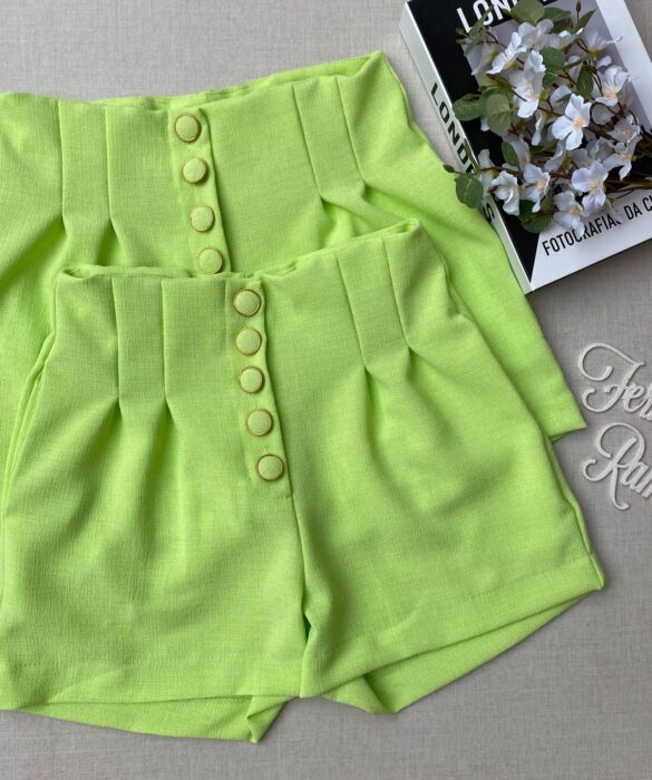 Short Feminino com Botões Encapados Verde Lima - Fernanda Ramos Store