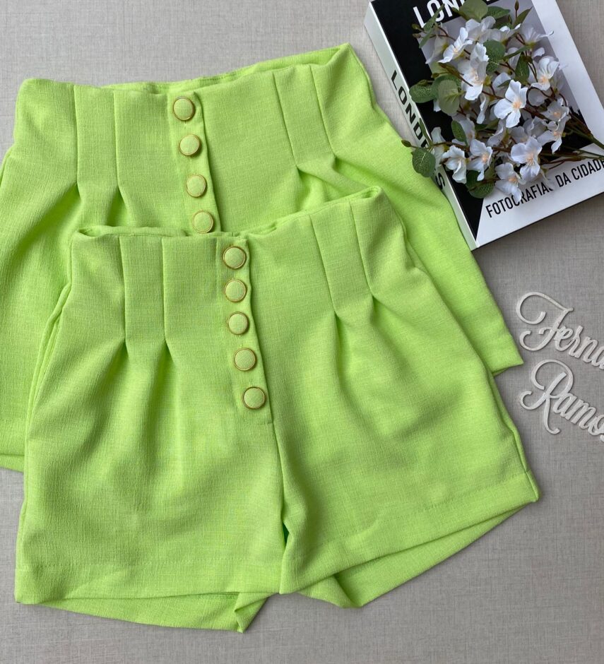 Short Feminino com Botões Encapados Verde Lima - Fernanda Ramos Store