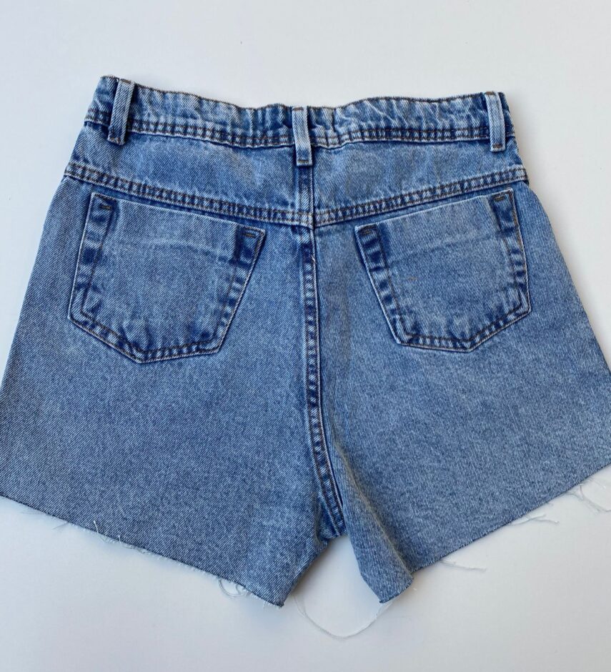 Short Jeans Feminino com Aplicações - Fernanda Ramos Store