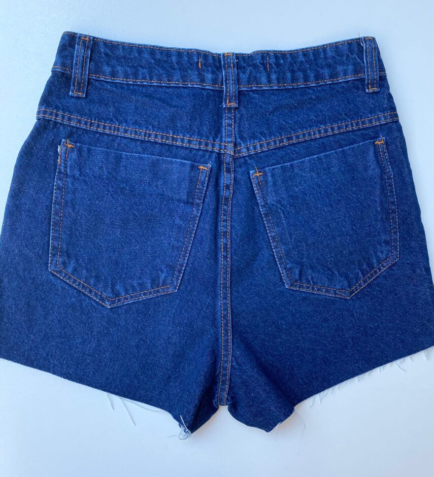 Short Jeans Feminino com Detalhes em Strass - Fernanda Ramos Store