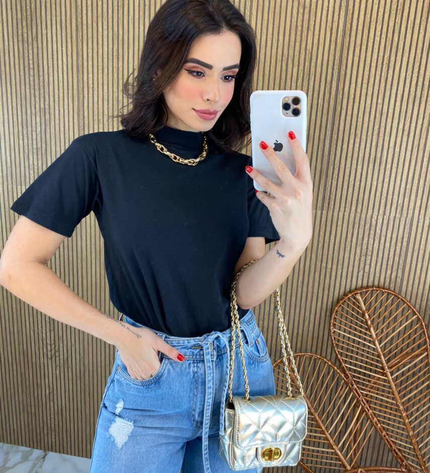 Camiseta Feminina Gola Alta Preta Manga Curta - Fernanda Ramos Store