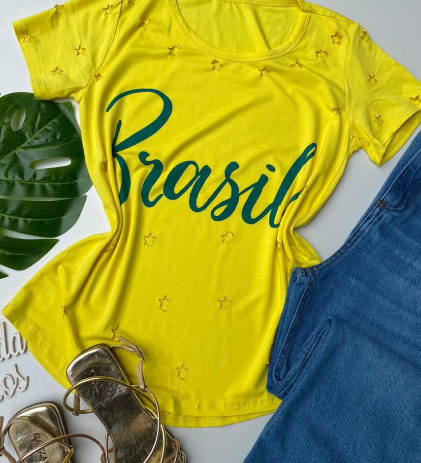 T-shirt Manga Curta com Estampa e Detalhes de Estrelas Amarela - Fernanda Ramos Store