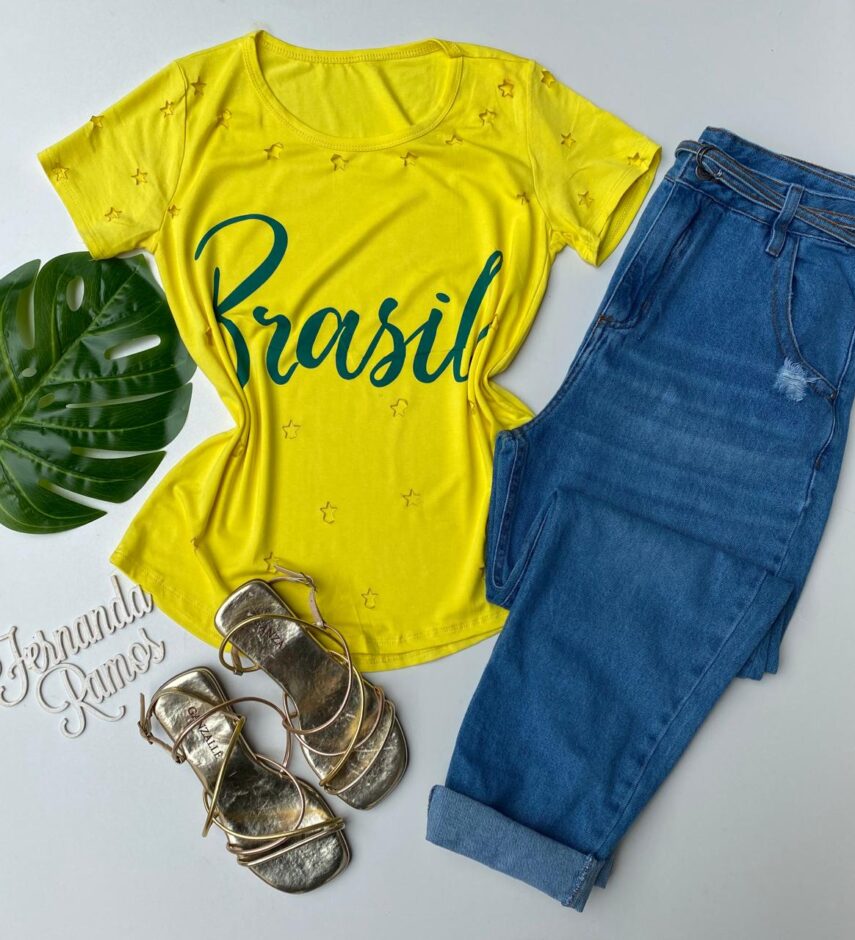T-shirt Manga Curta com Estampa e Detalhes de Estrelas Amarela - Fernanda Ramos Store
