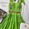 fernandaramosstore com br vestido curto com bojo verde com detalhes florais 1