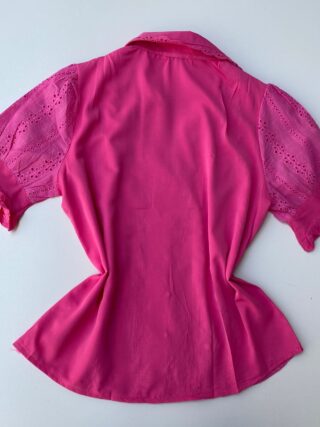 fernandaramosstore com br blusa feminina detalhes em laise botoes falso rosa 2