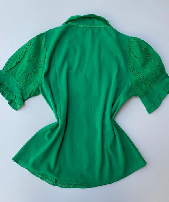 fernandaramosstore com br blusa feminina detalhes em laise botoes falso verde 2