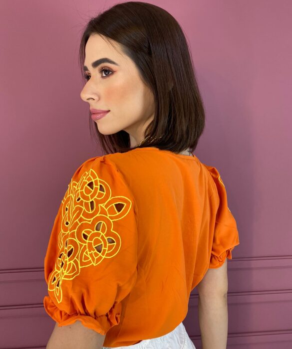 Blusa Feminina Laranja Manga com Detalhe Verde Lima - Fernanda Ramos Store