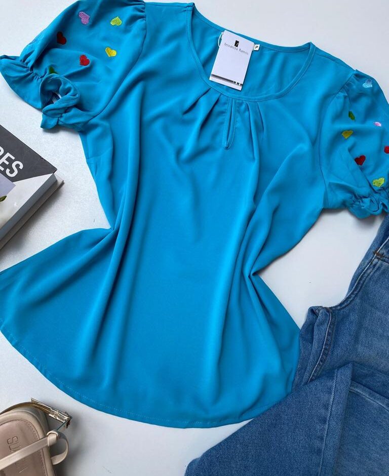 Blusa Feminina Manga com Detalhes em Corações Azul - Fernanda Ramos Store