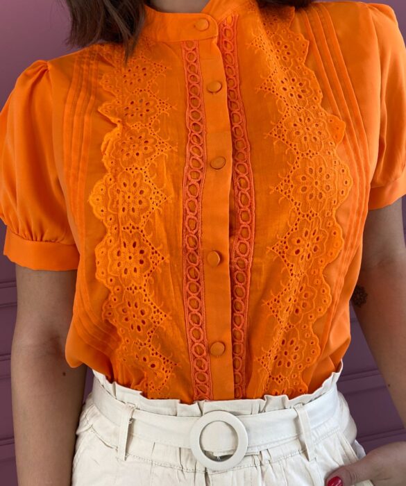 fernandaramosstore com br blusa feminina manga princesa com botoes e laise laranja 6