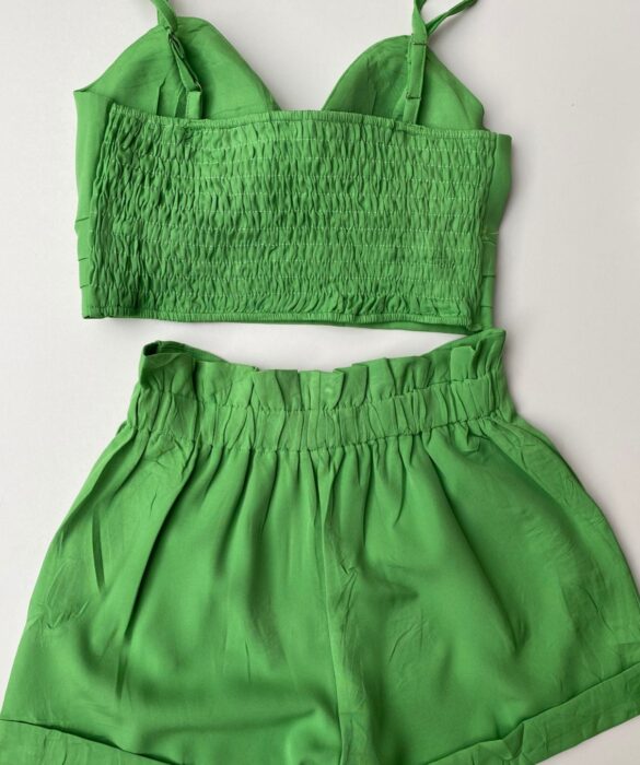 fernandaramosstore com br conjunto feminino short com botoes e cropped com bojo verde 1