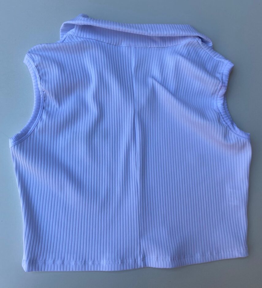 fernandaramosstore com br cropped feminino branco canelado com gola sem bojo 2