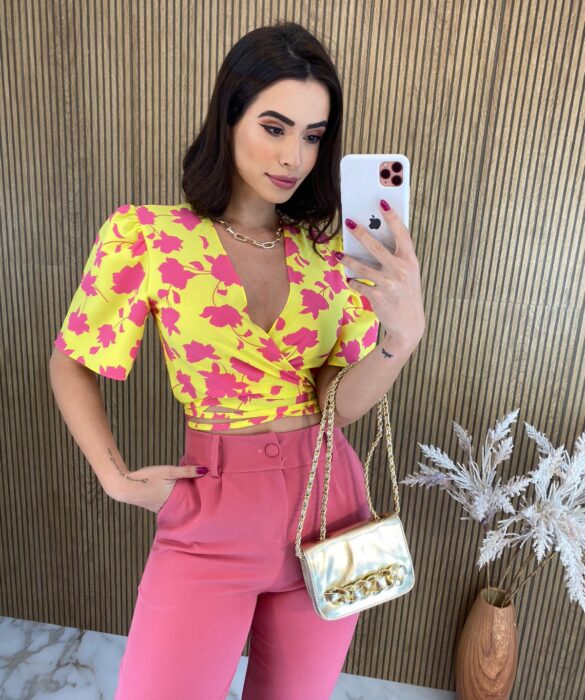 Cropped Feminino Manga Curta com Amarração Amarelo e Pink - Fernanda Ramos Store