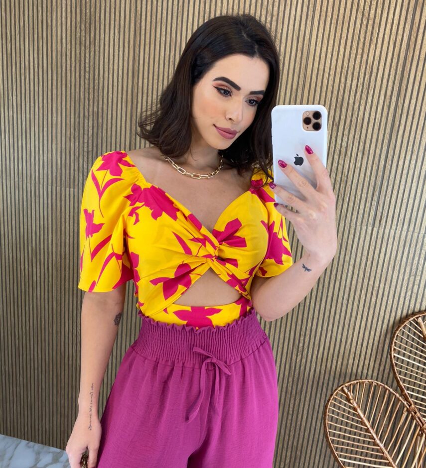 Cropped Feminino sem Bojo Manga Curta Estampado Amarelo Fernanda Ramos Store