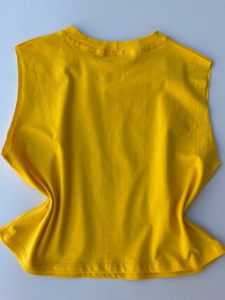 fernandaramosstore com br cropped feminino sem manga com estampa amarelo 1