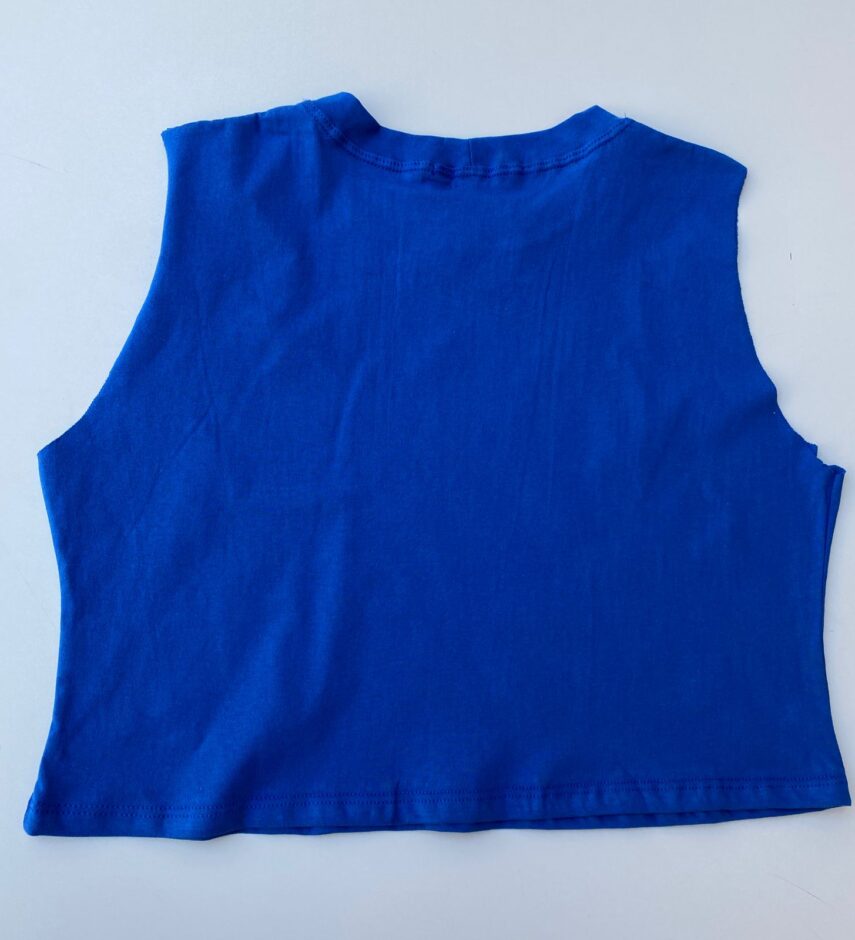 fernandaramosstore com br cropped feminino sem manga com estampa azul 1