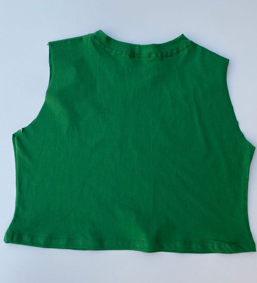 fernandaramosstore com br cropped feminino sem manga com estampa verde 1