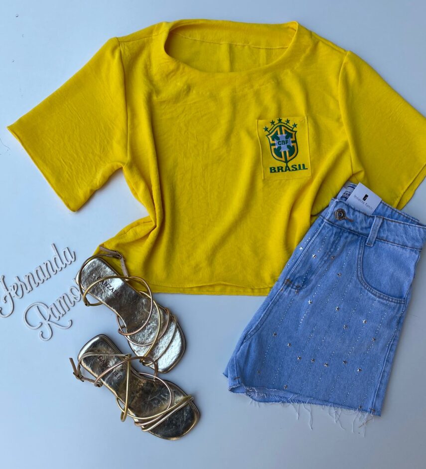 Cropped sem bojo Manga Curta Amarelo com Detalhes verde e Bolso Fernanda Ramos Store