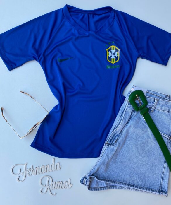 T-shirt Manga Curta Azul com Estampa e Detalhes Azul Fernanda Ramos Store